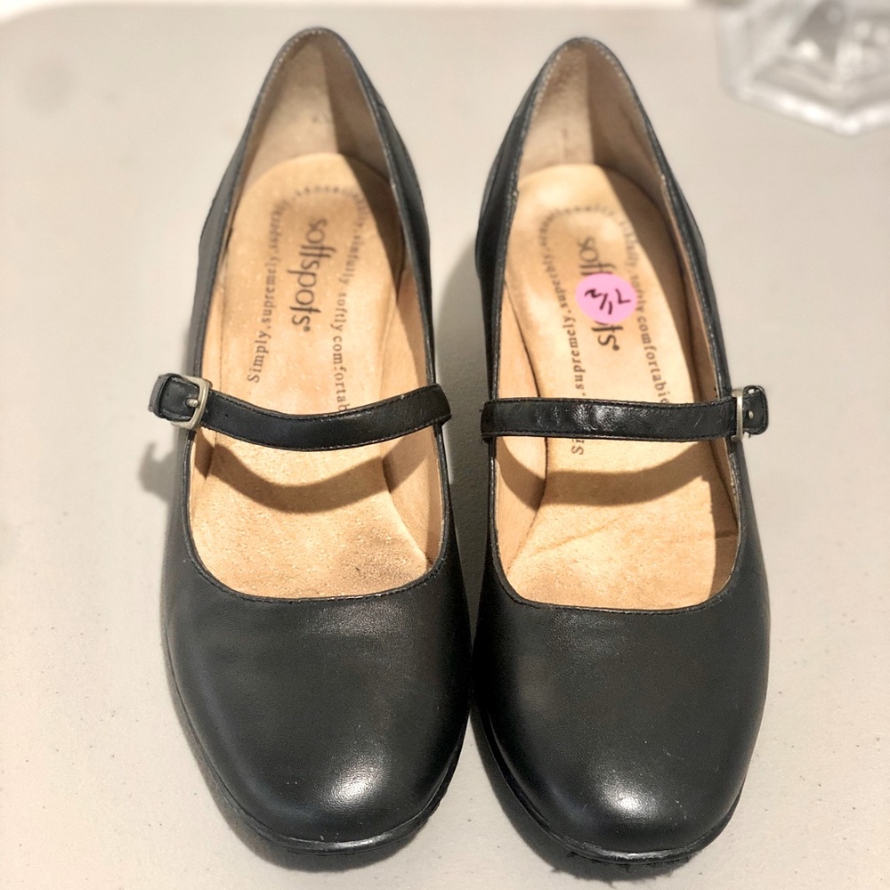 Softspots Black Leather Mary Jane Flats